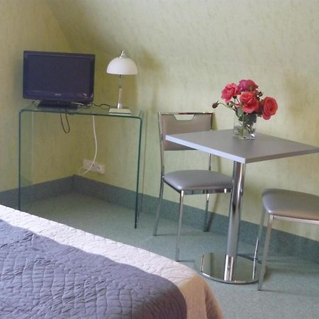 Bed and Breakfast Le Miramont Orincles Pokoj fotografie